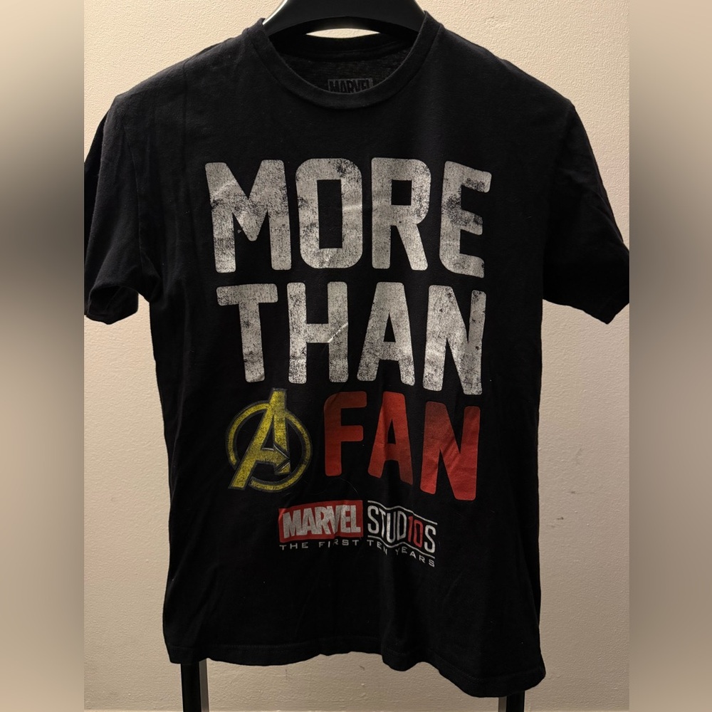 ⭐️ 3/$20 Official Marvel studios 2018 More Than A Fan Anniversary T-Shirt Size M
